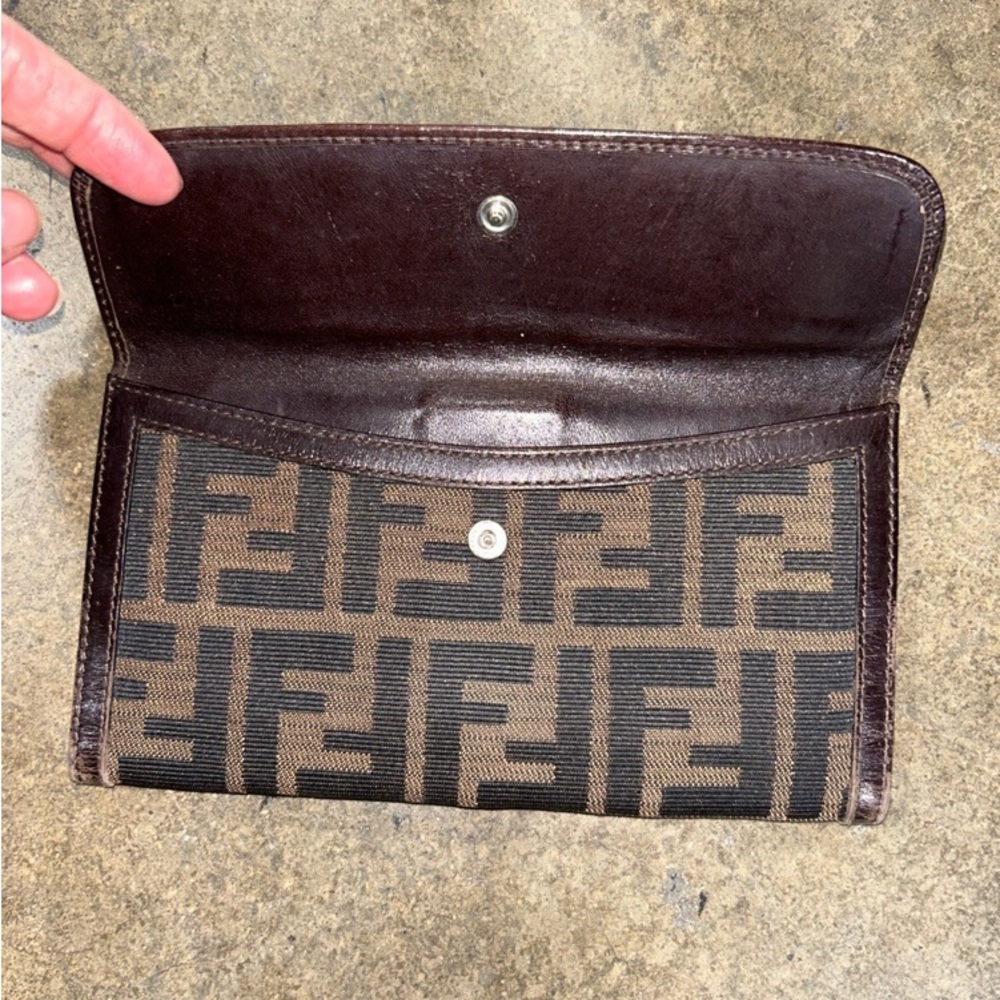 AUTHENTIC FENDI❣️ in Perfect Pre loved condition❣️Accept reasonable offer❣️ - Picture 5 of 5